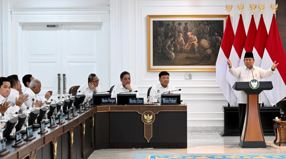 Evaluasi Capaian 6 Bulan Kabinet Merah Putih dalam Sidang Kabinet Paripurna