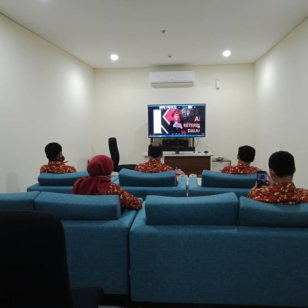 Pemkab Sukoharjo Menghadiri Penyerahan KIP AWARD Dalam Masa Pandemi Covid-19 Secara Virtual